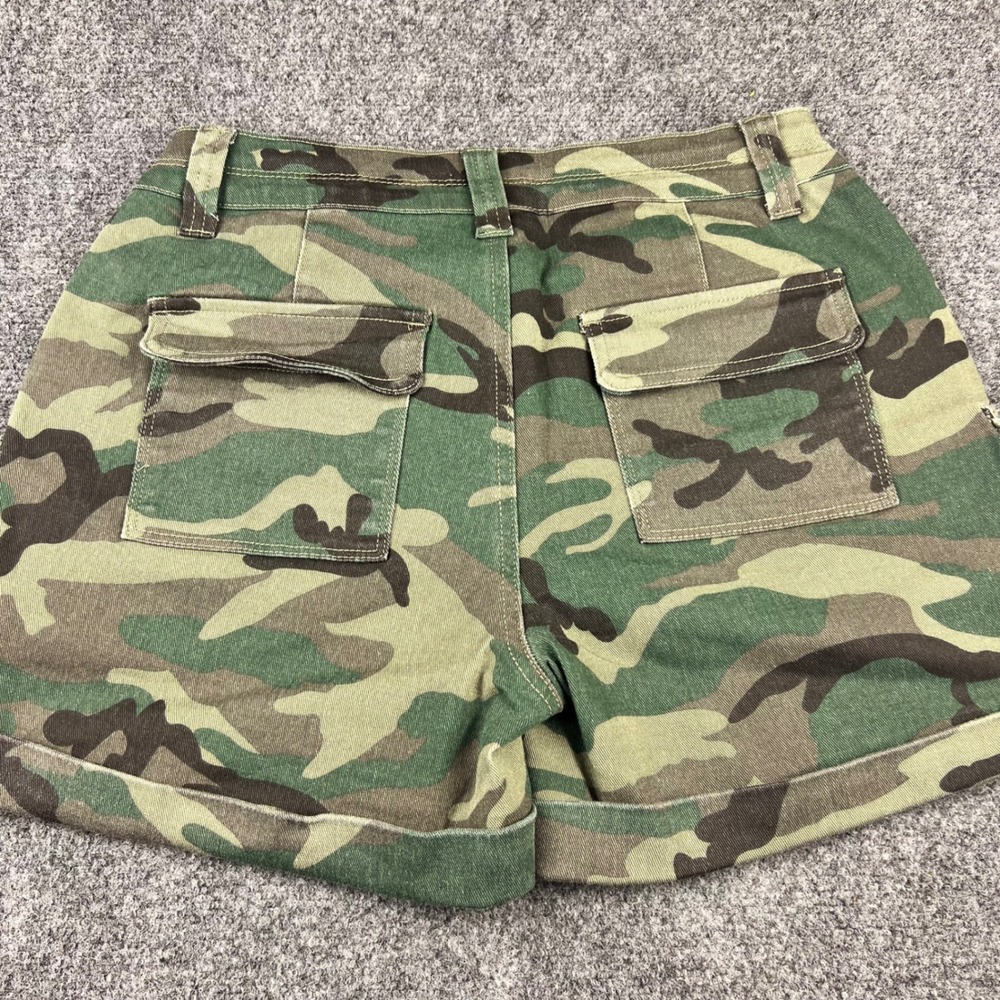 Camo Cargo Utility Shorts Rolled Cuff Stretch NWT Flamingals Women Large - Picture 4 of 9